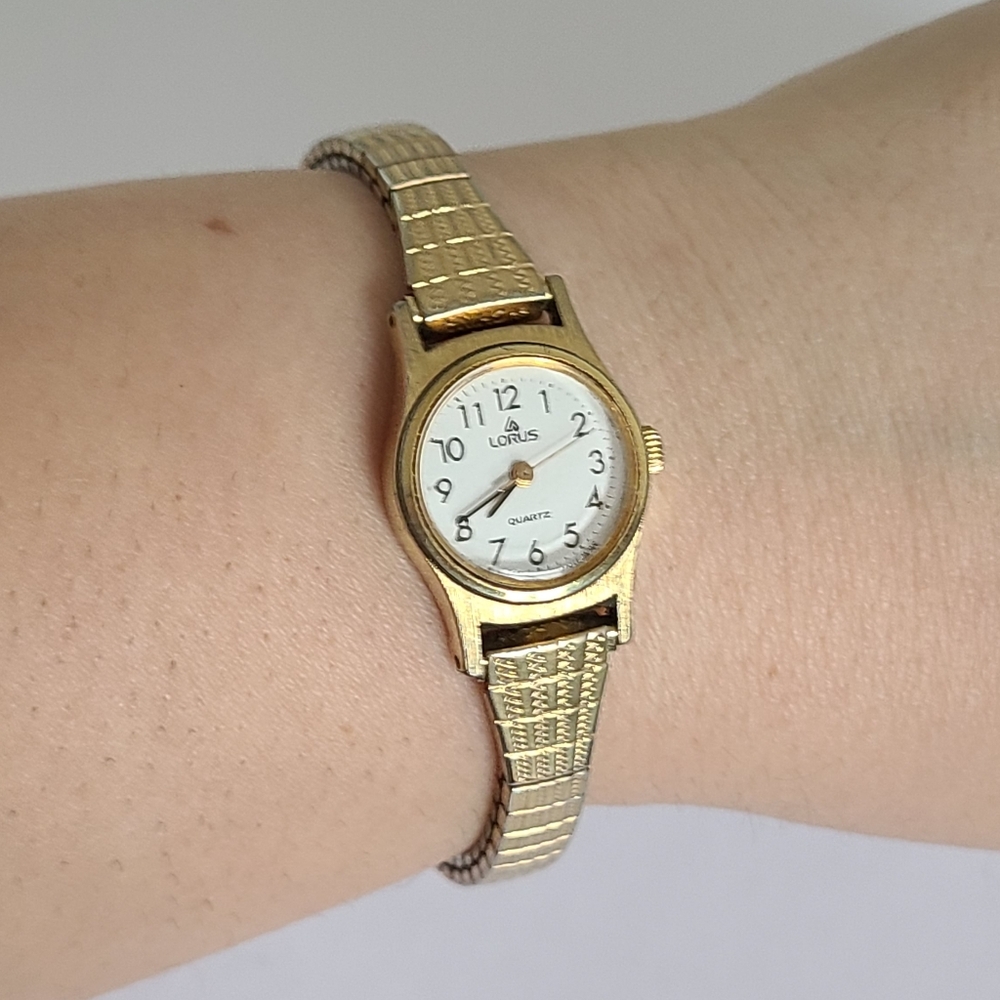 Vintage LORUS Quartz Japan Gold Plated Round Face Classic Luxury Women's Watch